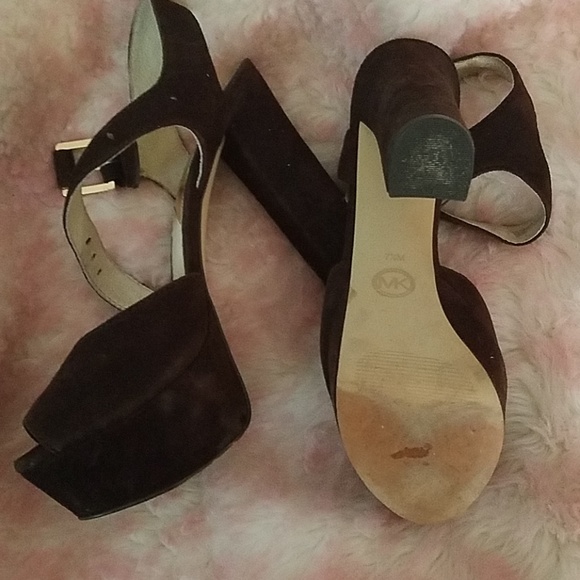 Shoes - Picture 3 of 3